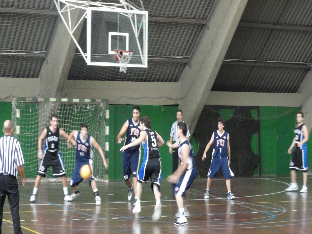 Com jogo coletivo, FEA USP vence FEI